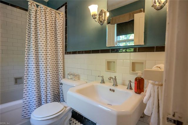 1210 S Fairwater DR, Norfolk, VA 23508