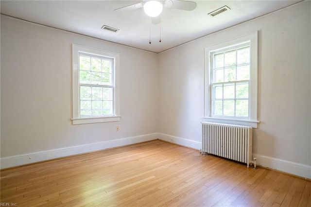 1210 S Fairwater DR, Norfolk, VA 23508