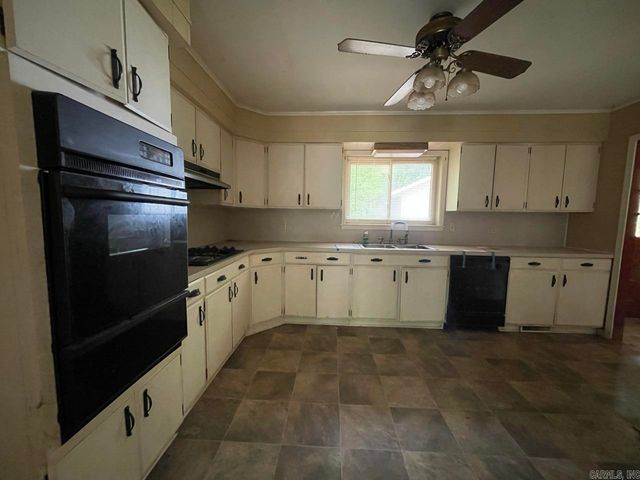 77 McNeely Road, Arkadelphia, AR 71923