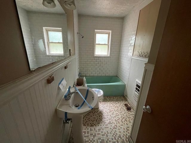 77 McNeely Road, Arkadelphia, AR 71923