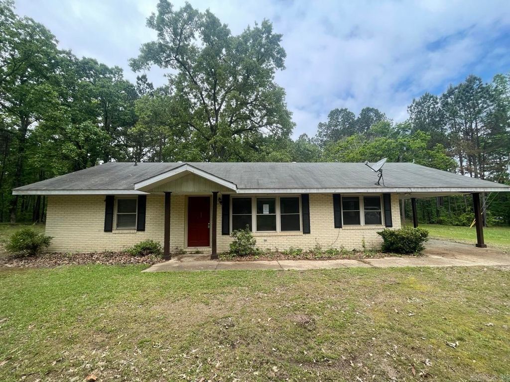 77 McNeely Road, Arkadelphia, AR 71923