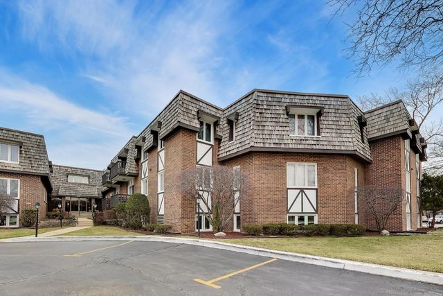 2300 W Talcott Road 1D, Park Ridge, IL 60068