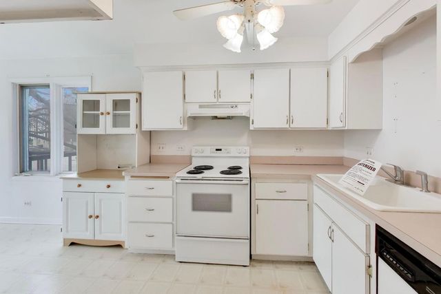 2300 W Talcott Road 1D, Park Ridge, IL 60068