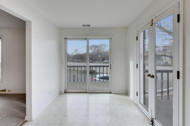 2300 W Talcott Road 1D, Park Ridge, IL 60068