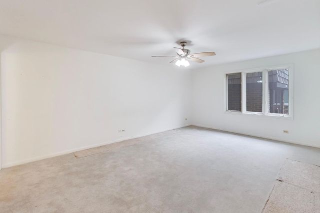 2300 W Talcott Road 1D, Park Ridge, IL 60068