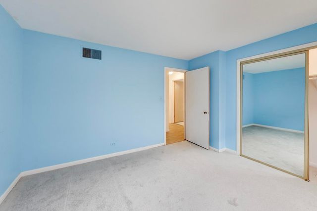 2300 W Talcott Road 1D, Park Ridge, IL 60068