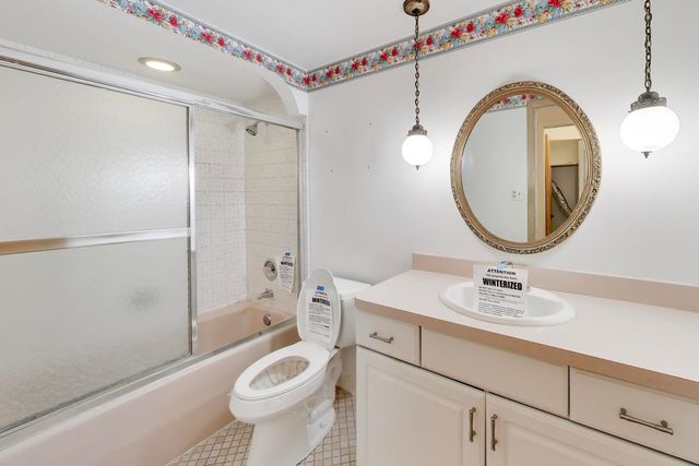 2300 W Talcott Road 1D, Park Ridge, IL 60068