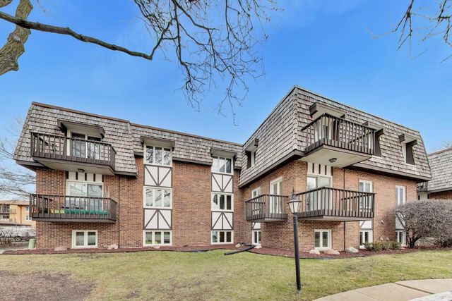 2300 W Talcott Road 1D, Park Ridge, IL 60068