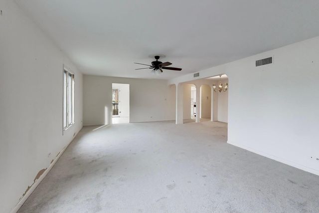 2300 W Talcott Road 1D, Park Ridge, IL 60068