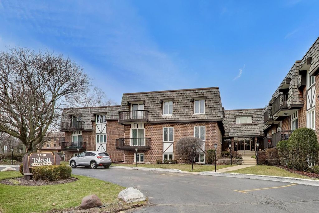 2300 W Talcott Road 1D, Park Ridge, IL 60068
