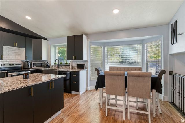 5718 W SUNBOW DR, Kearns, UT 84118