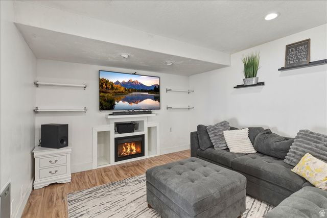 5718 W SUNBOW DR, Kearns, UT 84118