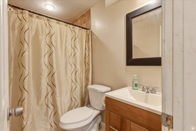 5718 W SUNBOW DR, Kearns, UT 84118