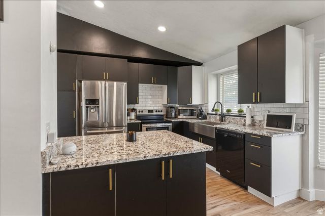 5718 W SUNBOW DR, Kearns, UT 84118