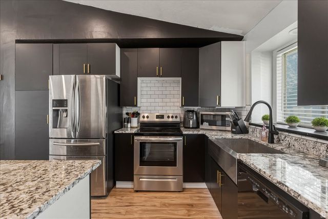 5718 W SUNBOW DR, Kearns, UT 84118