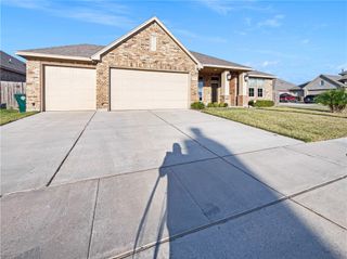 7534 Dr Hector P Garcia Dr, Corpus Christi, TX 78414