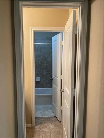 316 Cockrill ST, Hutto, TX 78634