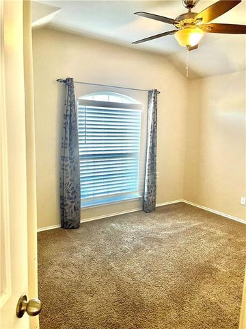 316 Cockrill ST, Hutto, TX 78634