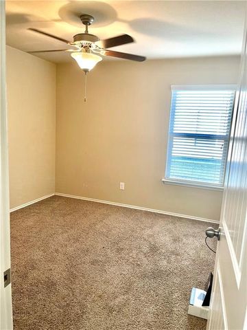 316 Cockrill ST, Hutto, TX 78634