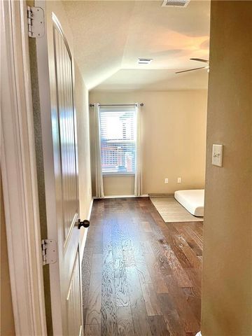 316 Cockrill ST, Hutto, TX 78634