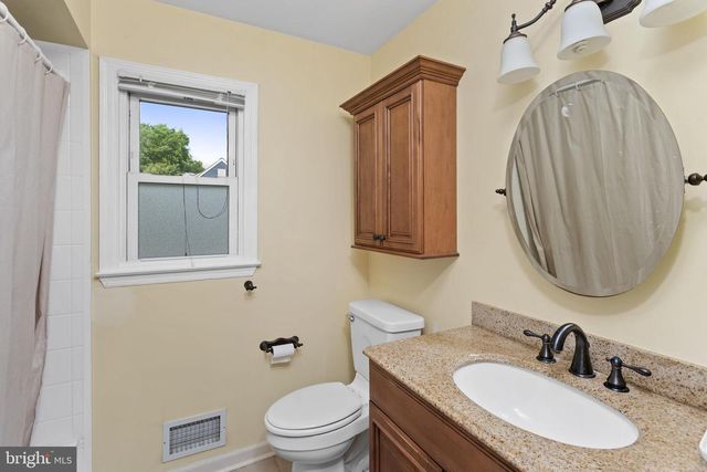 72 BUNKER RD, Lawrence Twp, NJ 08648