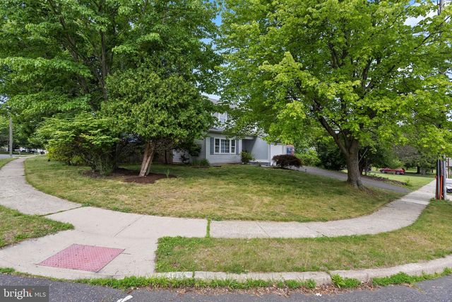 72 BUNKER RD, Lawrence Twp, NJ 08648