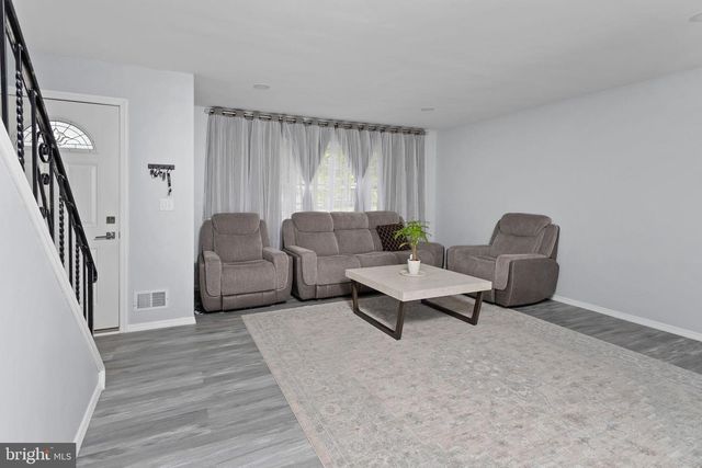 72 BUNKER RD, Lawrence Twp, NJ 08648