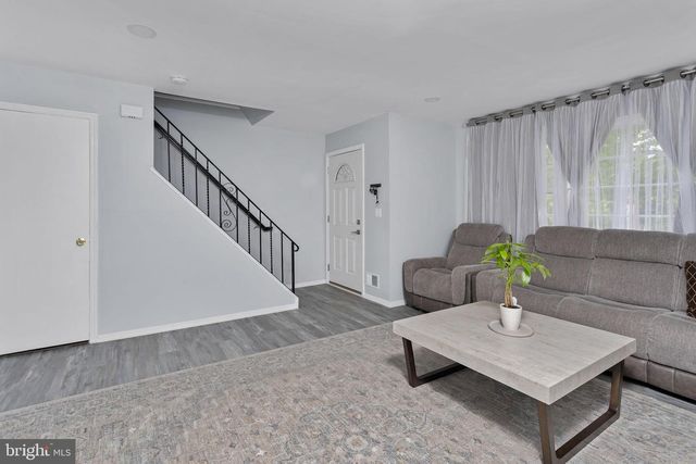 72 BUNKER RD, Lawrence Twp, NJ 08648