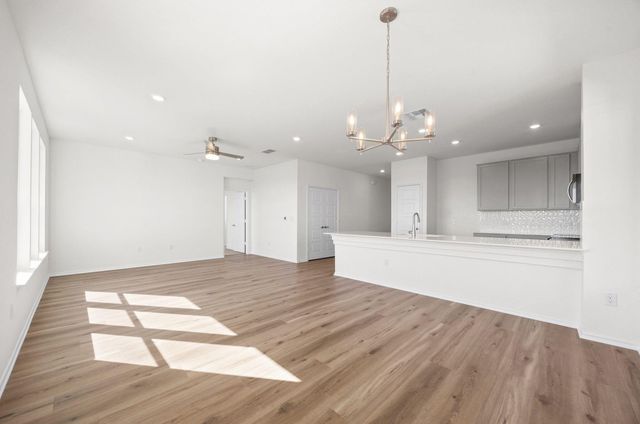 8303 Knoxville TRL, Austin, TX 78744