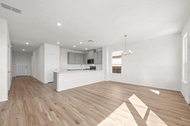 8303 Knoxville TRL, Austin, TX 78744