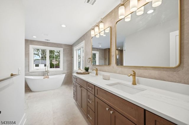 221 Delaware St, Westfield Town, NJ 07090