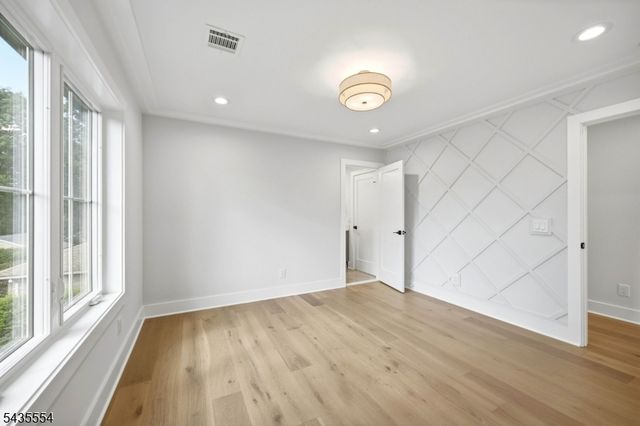 221 Delaware St, Westfield Town, NJ 07090