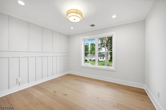 221 Delaware St, Westfield Town, NJ 07090