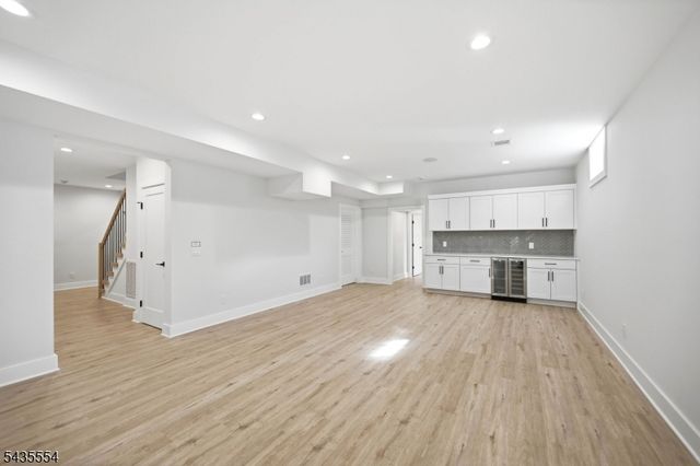 221 Delaware St, Westfield Town, NJ 07090
