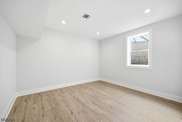 221 Delaware St, Westfield Town, NJ 07090
