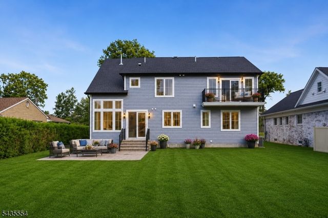 221 Delaware St, Westfield Town, NJ 07090