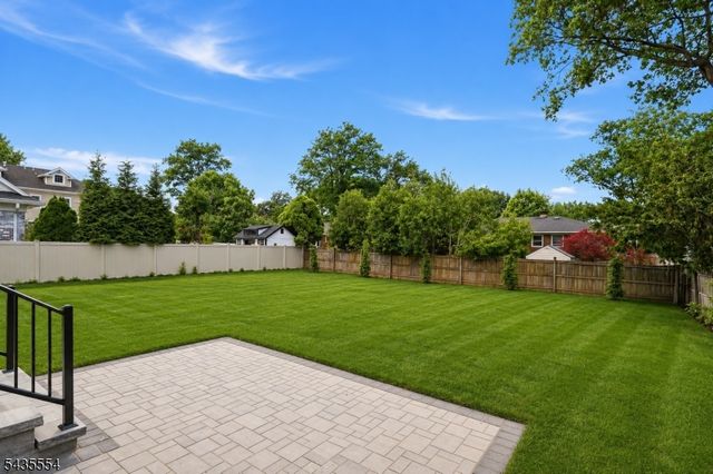 221 Delaware St, Westfield Town, NJ 07090