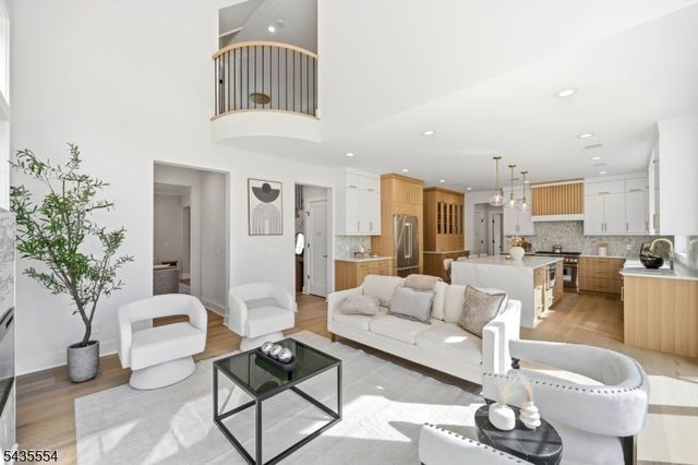 221 Delaware St, Westfield Town, NJ 07090
