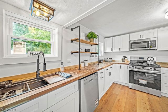 116 Chardon Avenue, Chardon, OH 44024