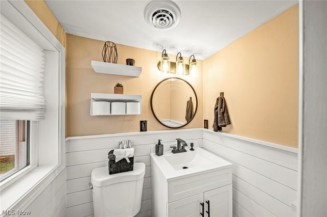 116 Chardon Avenue, Chardon, OH 44024