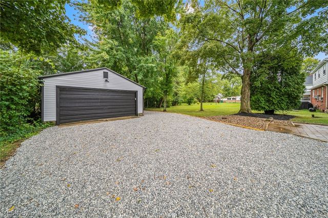 116 Chardon Avenue, Chardon, OH 44024