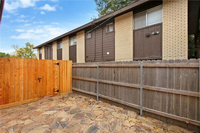 513 Boyett Street 2, College Station, TX 77840