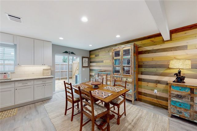 513 Boyett Street 2, College Station, TX 77840