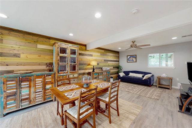 513 Boyett Street 2, College Station, TX 77840