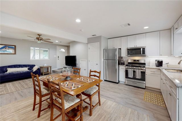 513 Boyett Street 2, College Station, TX 77840