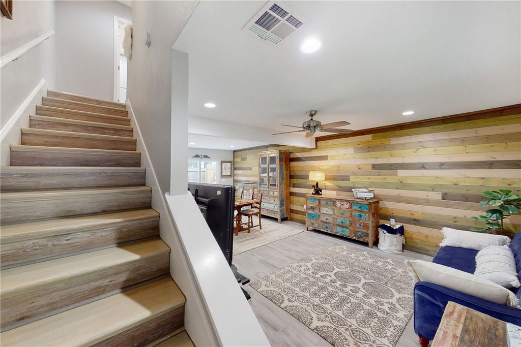 513 Boyett Street 2, College Station, TX 77840