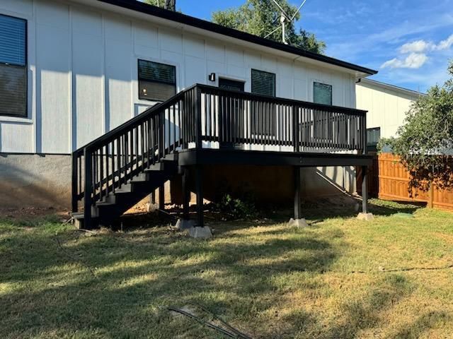 207 Laurel LN, Spicewood, TX 78669