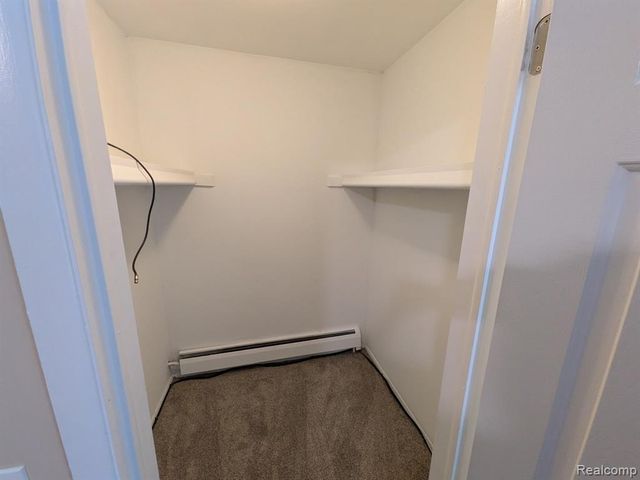 2405-E Torquay Ave Apt 214, Royal Oak, MI 48073