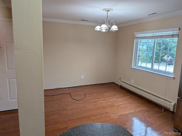 2405-E Torquay Ave Apt 214, Royal Oak, MI 48073