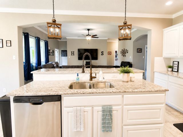 305 Paloma Street, Weatherford, TX 76087